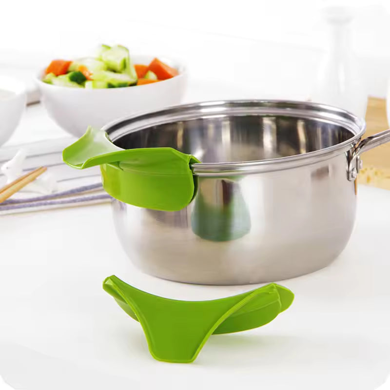 LMETJMA Slip On Pour Spout Silicone Clip On Single Pouring Pour
